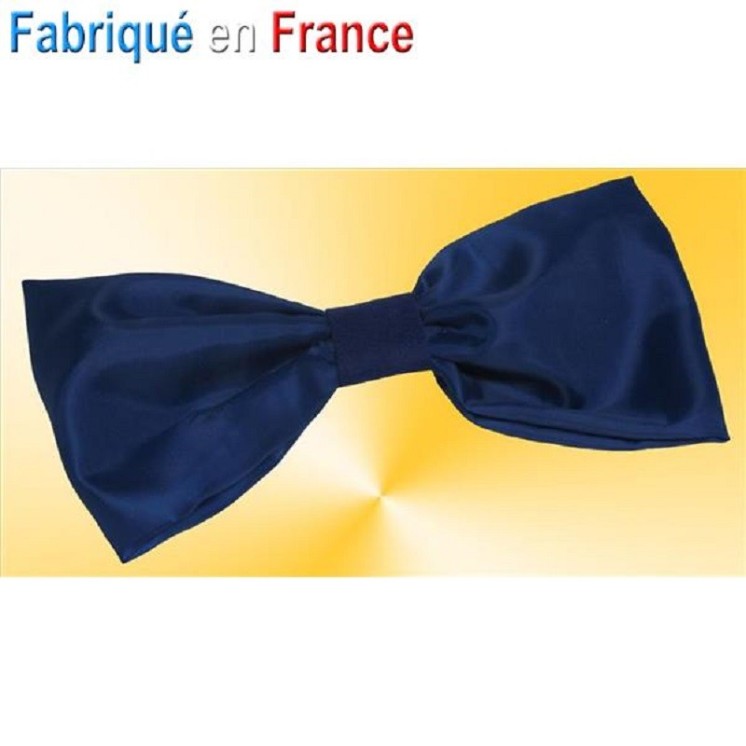 Noeud Papillon bleu de Pinocchio, Alice au pays des merveilles